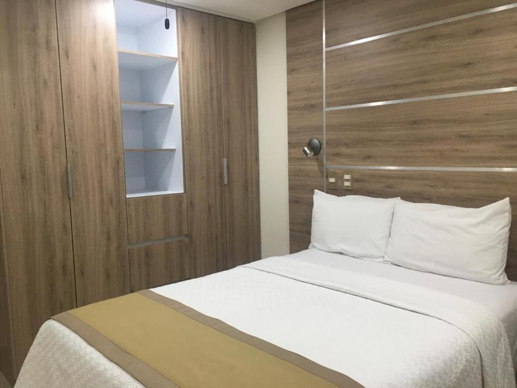 Hotel Y Suites Maria Fernanda Zitacuaro ภายนอก รูปภาพ